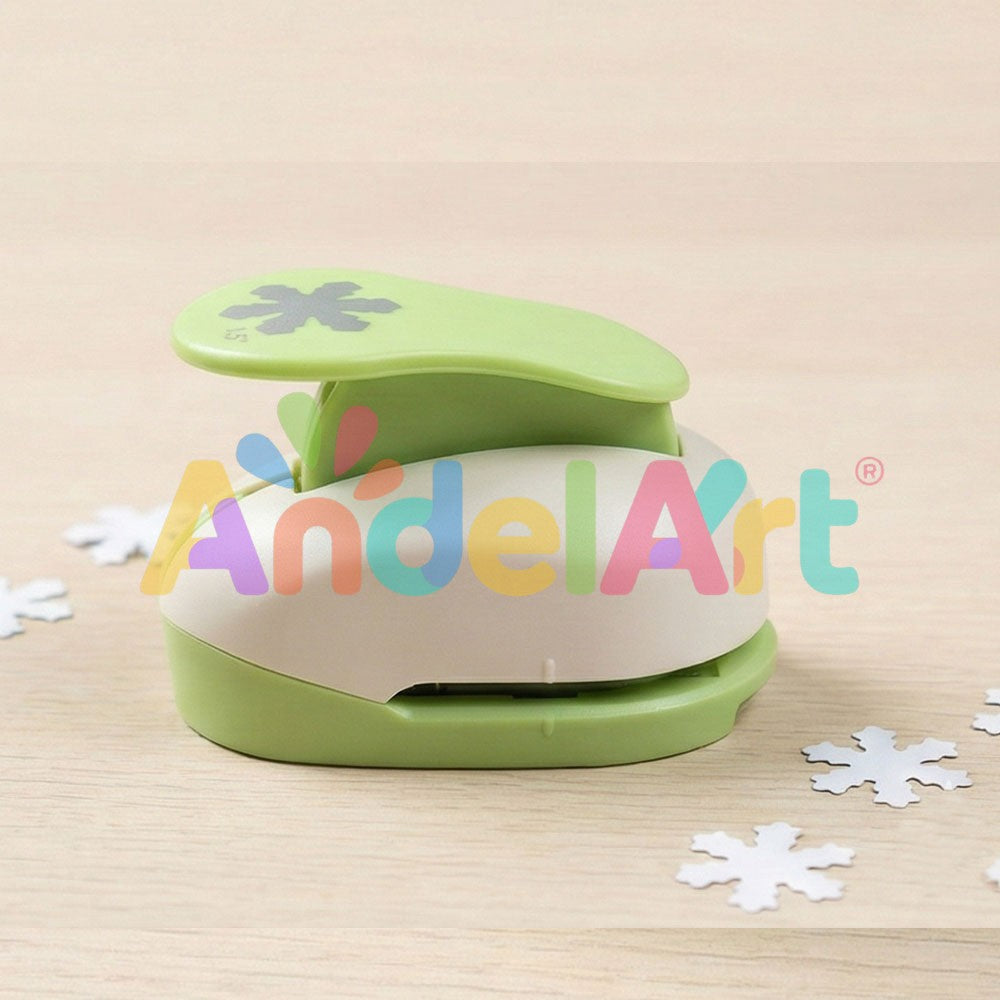 Eva Kar Tanesi Desenli Büyük Boy Şekilli Delgeç